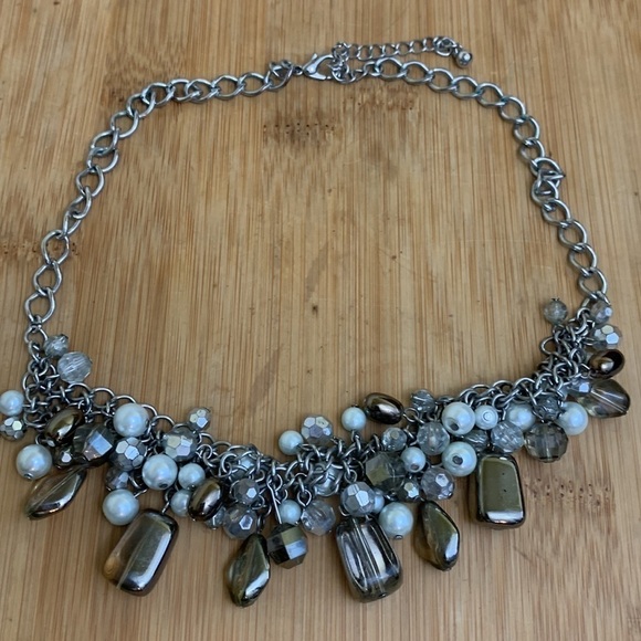 Silver Tone Glass Faux Pearl Beaded Chain Statement Necklace - Picture 8 of 8